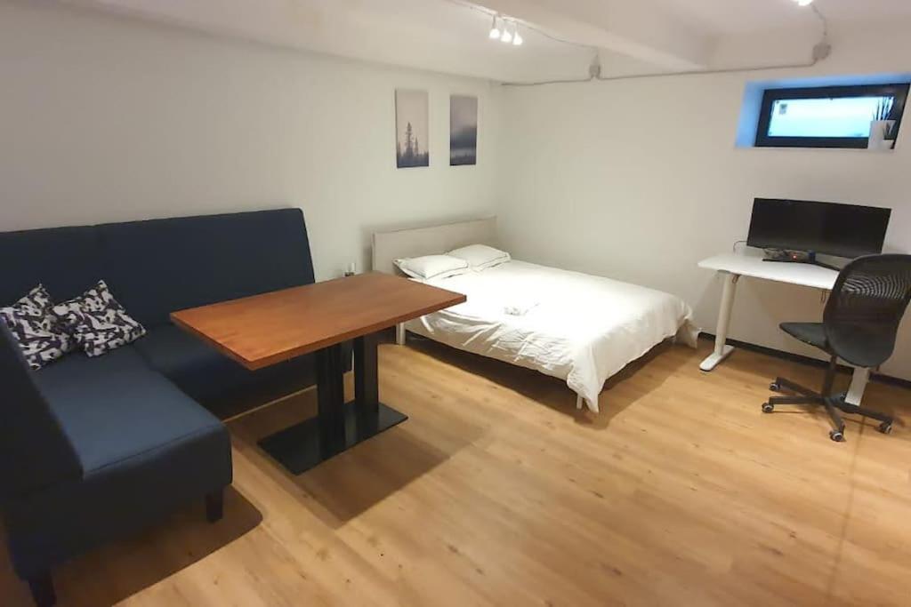 Dana-Entire Apartment Very Quiet And Central 2 Tallinn Ngoại thất bức ảnh