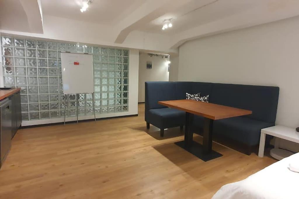 Dana-Entire Apartment Very Quiet And Central 2 Tallinn Ngoại thất bức ảnh