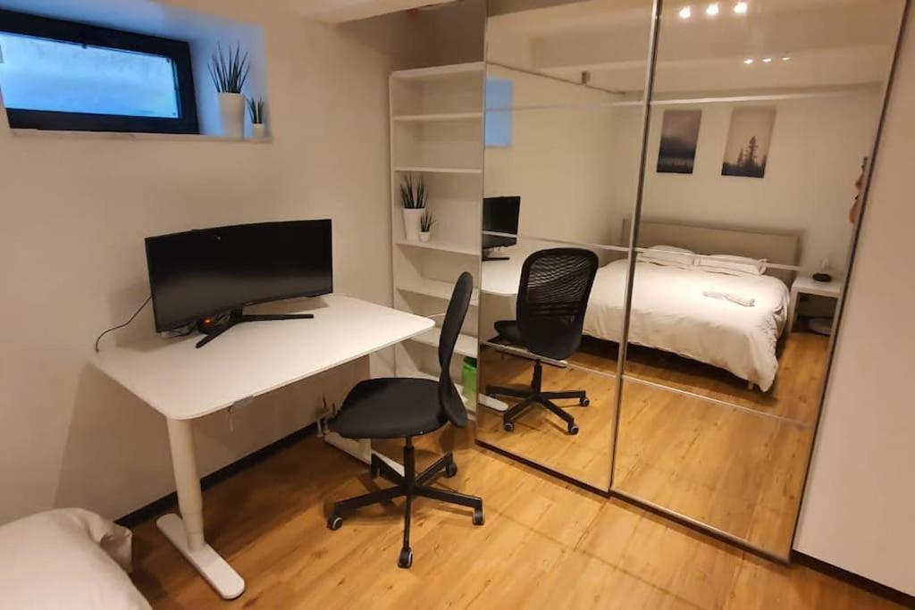 Dana-Entire Apartment Very Quiet And Central 2 Tallinn Ngoại thất bức ảnh