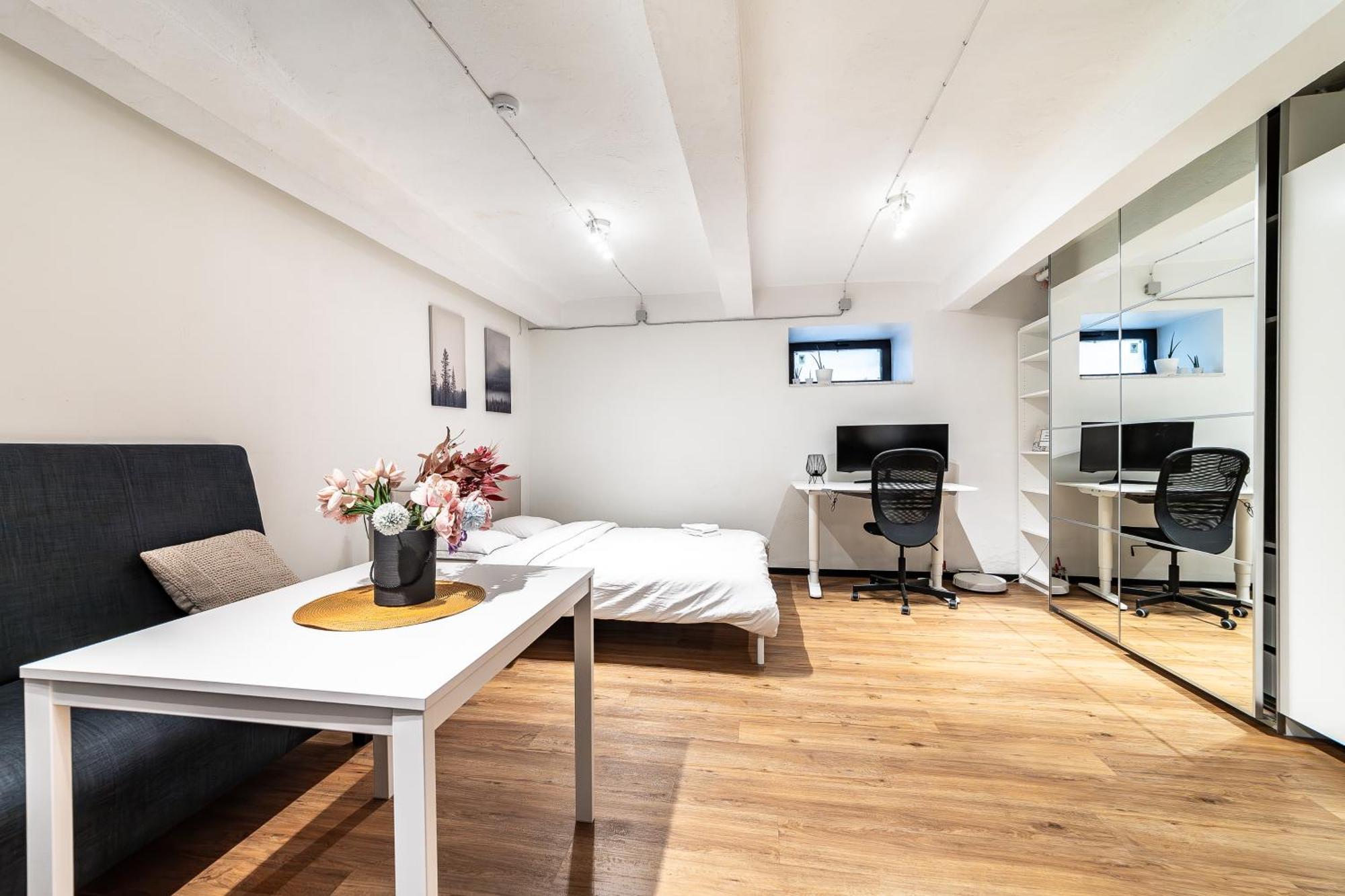 Dana-Entire Apartment Very Quiet And Central 2 Tallinn Ngoại thất bức ảnh